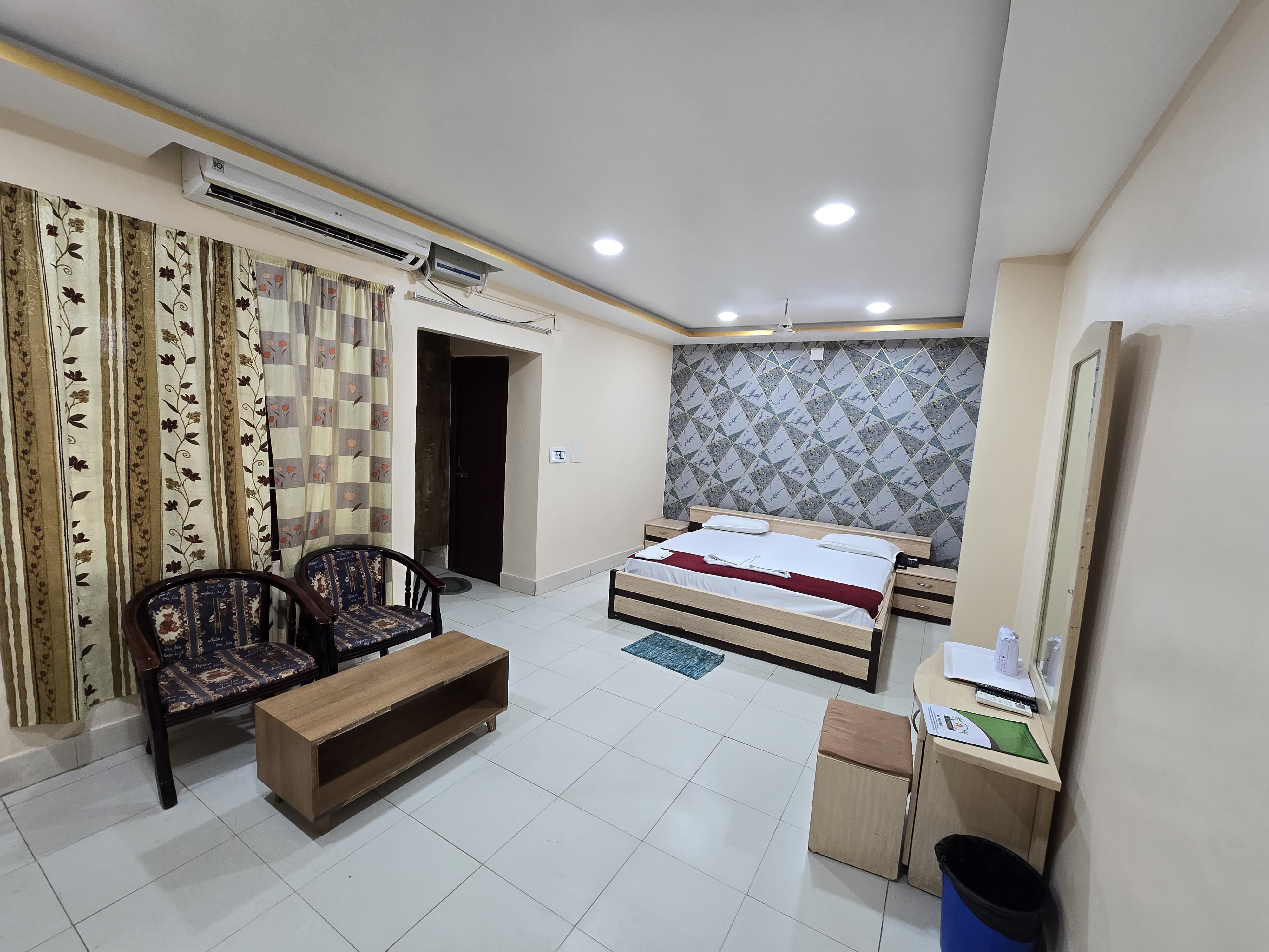 Royal Cottage Room